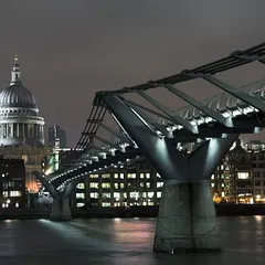Millenium bridge in London in the night